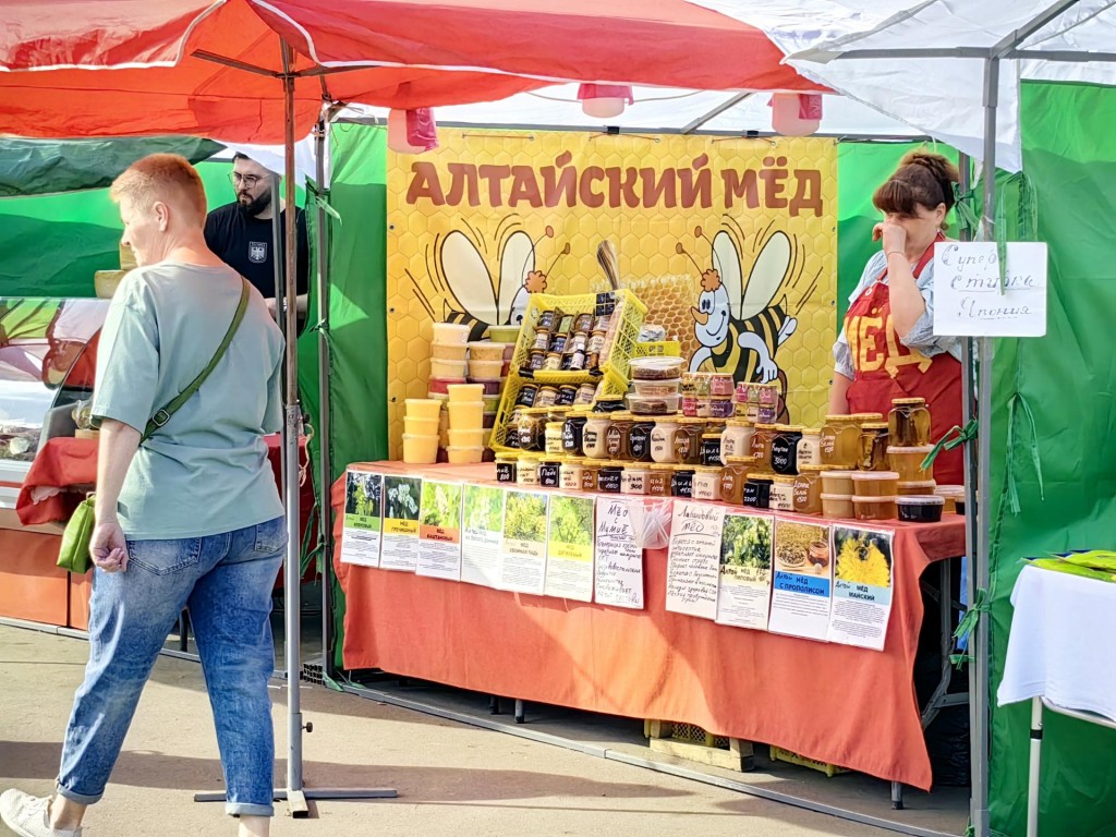 Сезонные товары смогли приобрести щелковцы на торговом фестивале