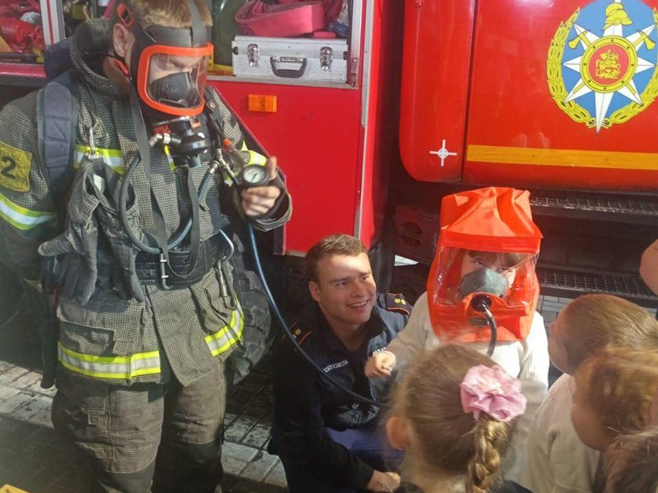 Дошкольники из Свердловского побывали в гостях у пожарных