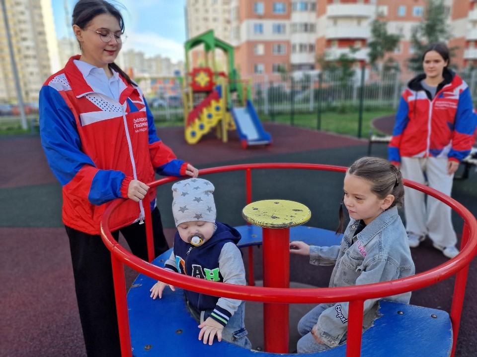 Волонтеры помогли многодетной маме из Балашихи проголосовать на выборах