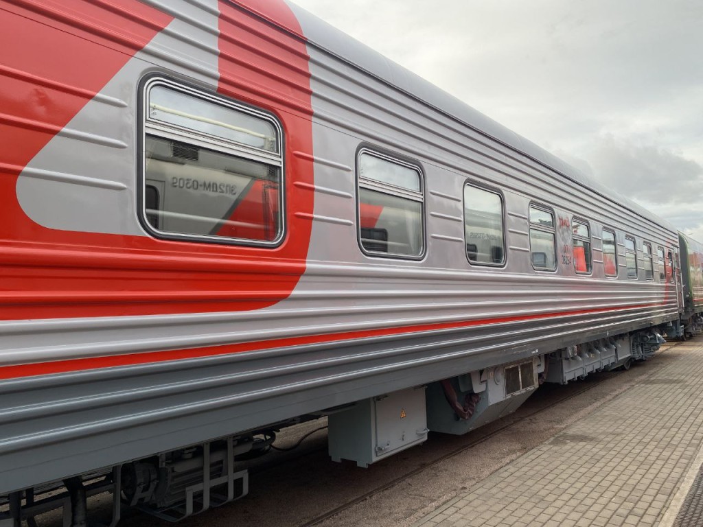 Железнодорожники ввели в график 11 поездов, следовавших с опозданием