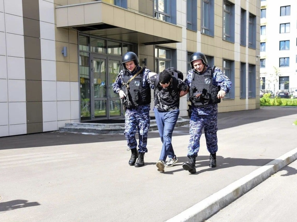 В Мытищах отработали действия при нападении на школу