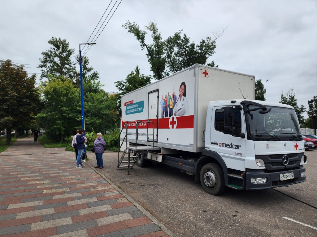 Жители деревни Шихово смогут пройти медосмотр и сделать прививку от гриппа в мобильном ФАПе