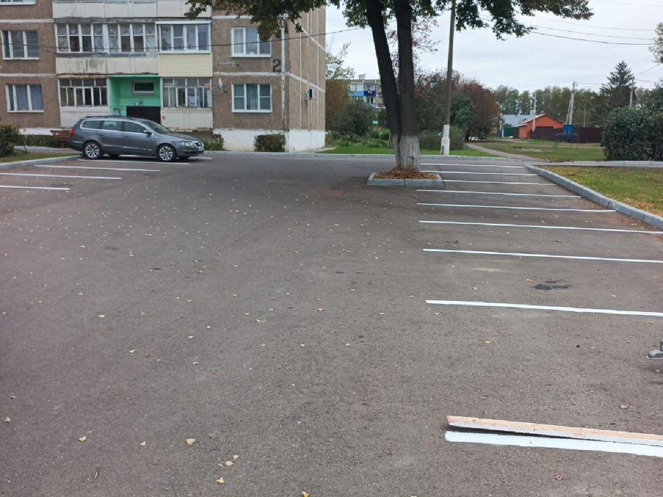 Во дворе Успенского стало удобнее парковаться