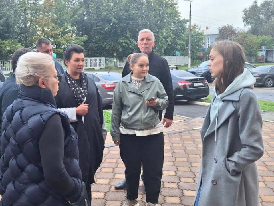 Поручни, ремонт и мурал: как преображаются дома на улице Чехова