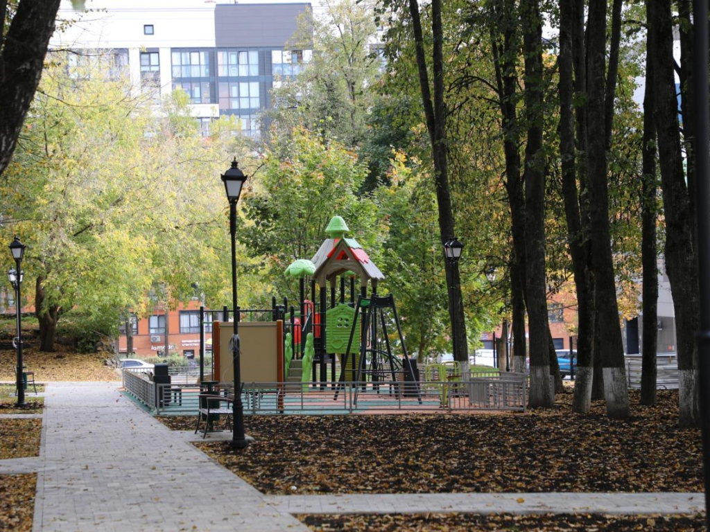 В центре Наро-Фоминска открыли новый сквер и детскую площадку