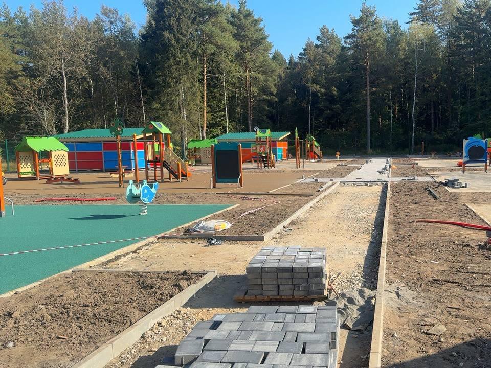Веранды и площадки для прогулок создают в новом детском саду на улице Неделина