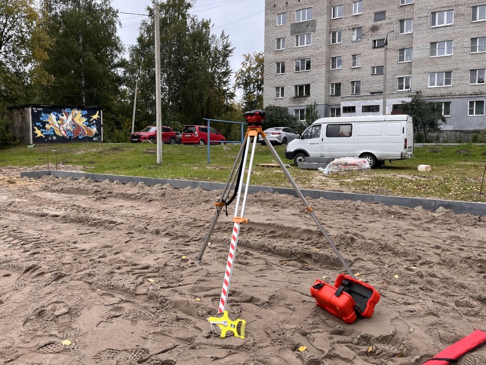 На улице Энергетиков установят новую детскую площадку до конца сентября