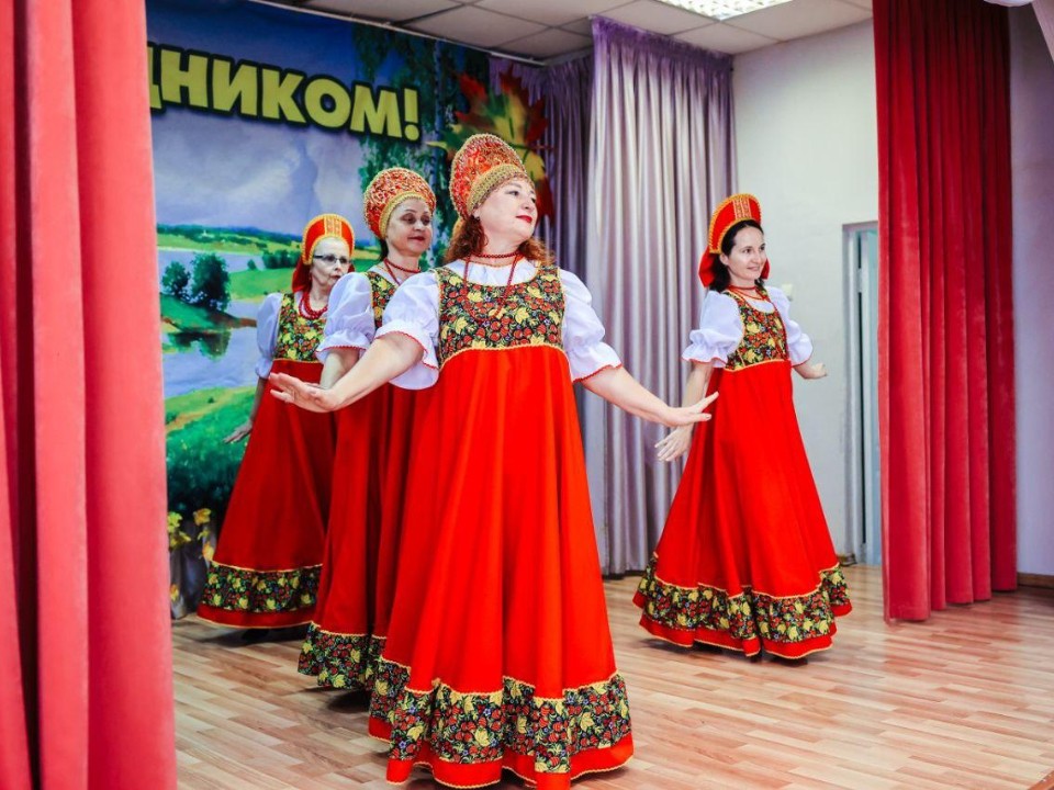 Мытищинские деревни отмечают день рождения с песнями, чаем и наградами