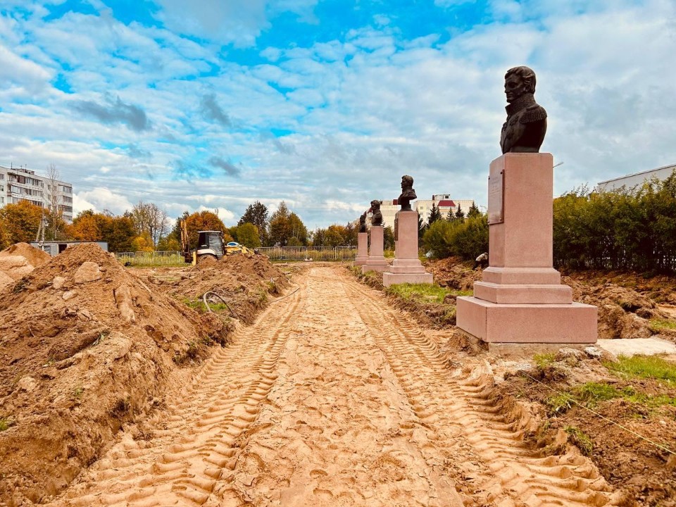 В Можайске начались работы по обновлению сквера «Аллея Героев»