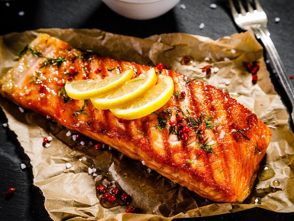 Священник разъяснил, можно ли христианам есть вкусную еду