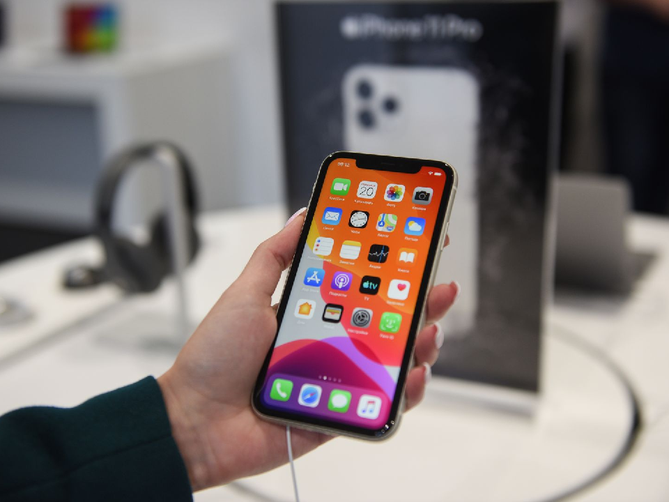 Разработчик объяснил, почему iOS 26 убивает батарею и нагревает iPhone