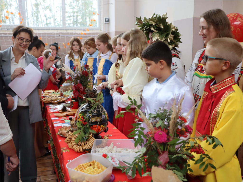От кулинарии до кузнечного дела: удивительные таланты учеников и родителей на ярмарке