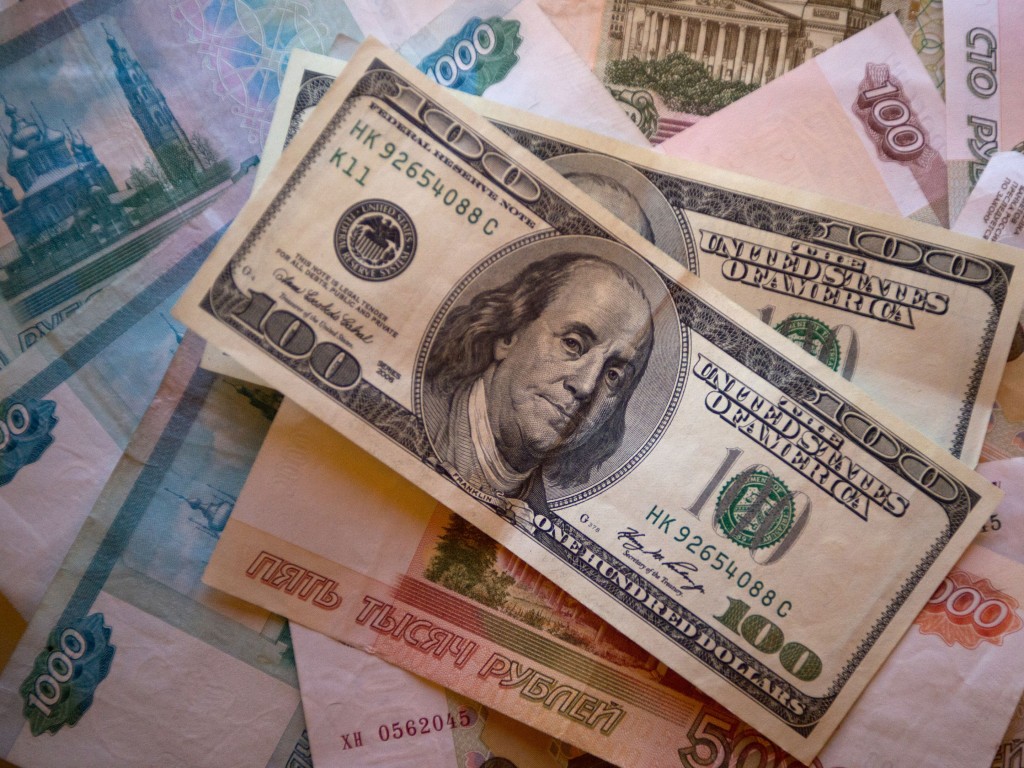 Курс доллара достиг 80,8₽