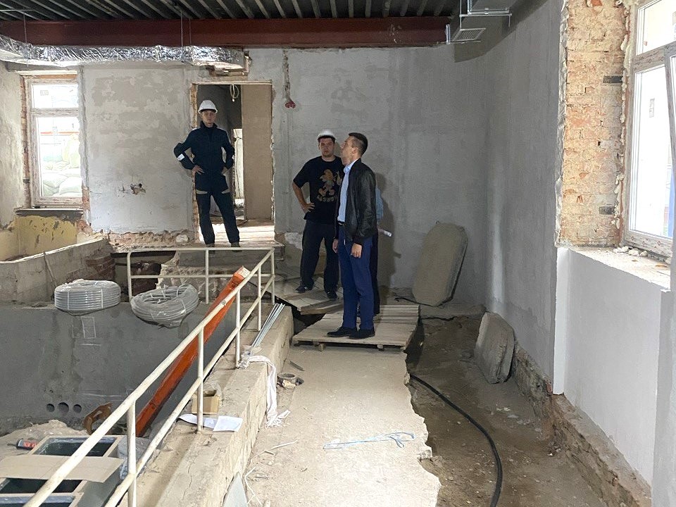 Строители детского сада в Чехове вывезут мусор с площадки