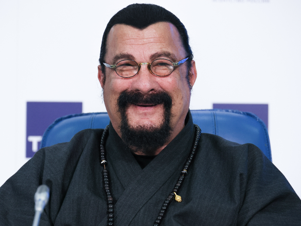 «Я — русский!»: теперь не только SHAMAN, но и Стивен Сигал