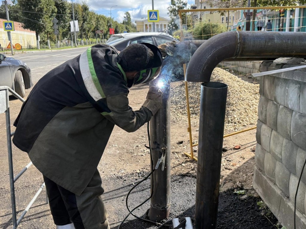 На улице Загорской проложили байпасы и восстановили дорожное покрытие