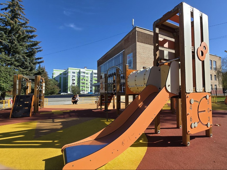 Новая детская площадка в Щурове превращает игру в веселую математику
