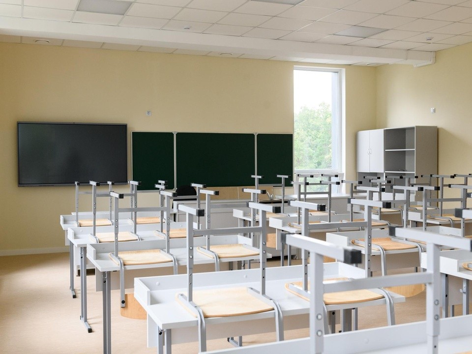 В новом корпусе гимназии № 4 установили 16 интерактивных панелей