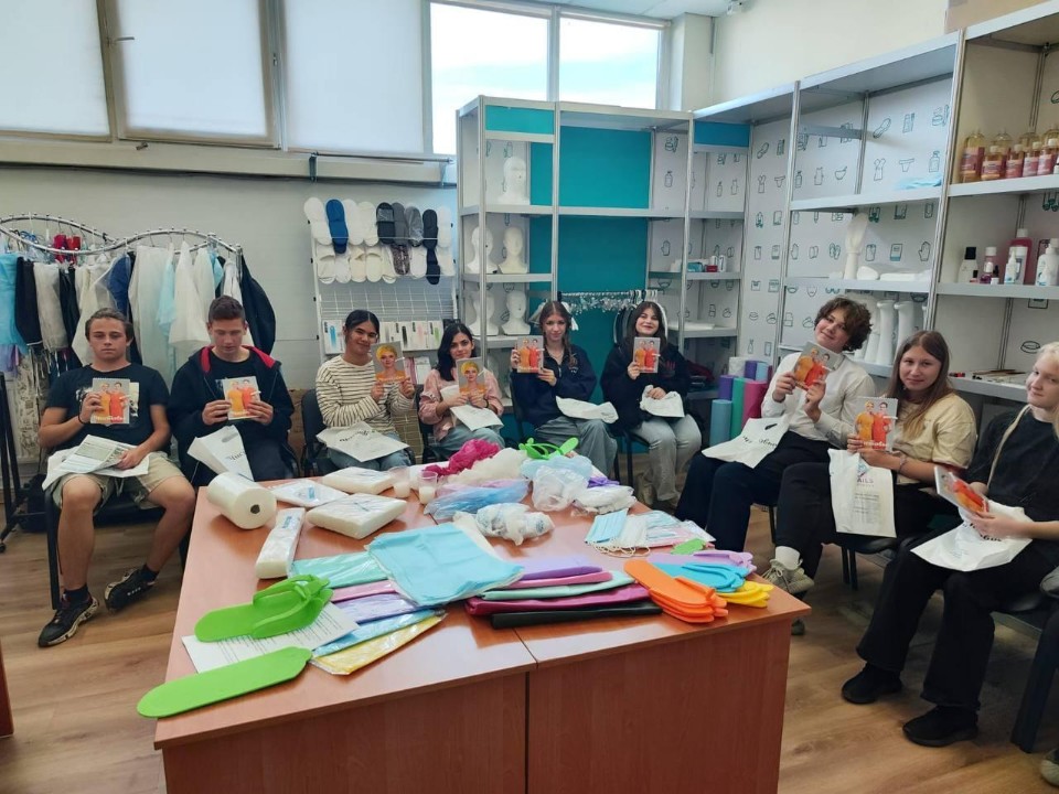 Экскурсии на производства и в магазины прошли для старшеклассников из Ногинска