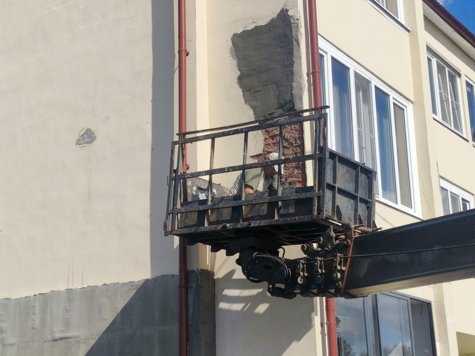 Фасады домов отремонтировали в 17 населенных пунктах