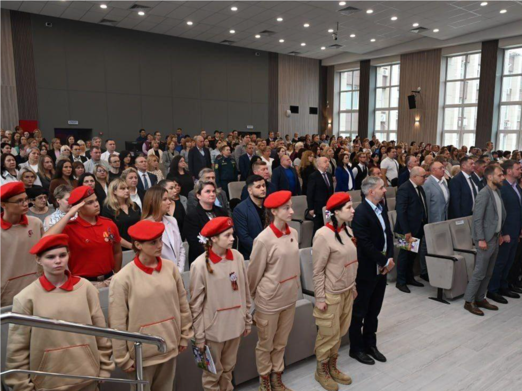 Депутаты и духовенство города вручили награды лучшим из лучших