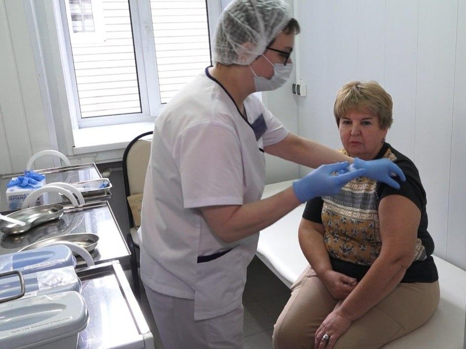 Прививаться от гриппа начали депутаты в Солнечногорске