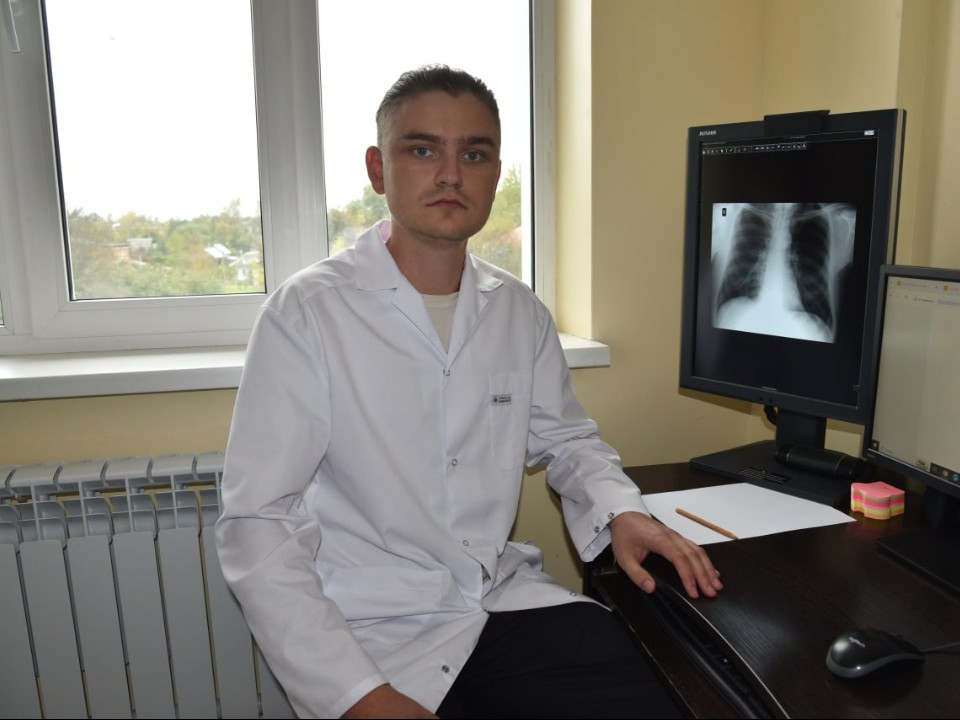 В окружной больнице начал работать новый врач-рентгенолог