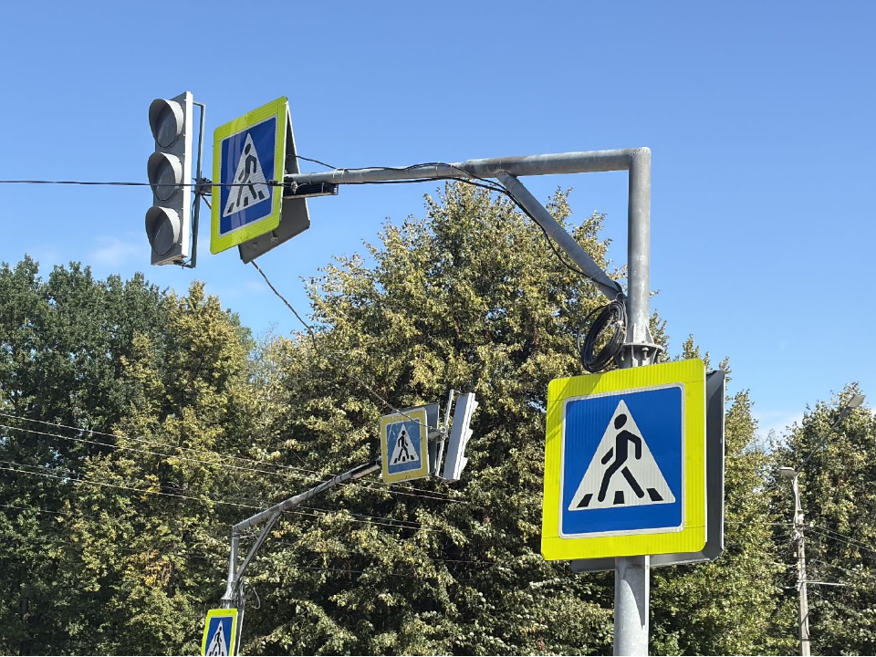 В Дубровицах по просьбе жителей на выезде из поселка установят светофор