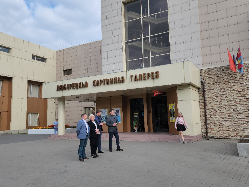 Люберецкая картинная галерея приглашает на выставку художника Бориса Танделова