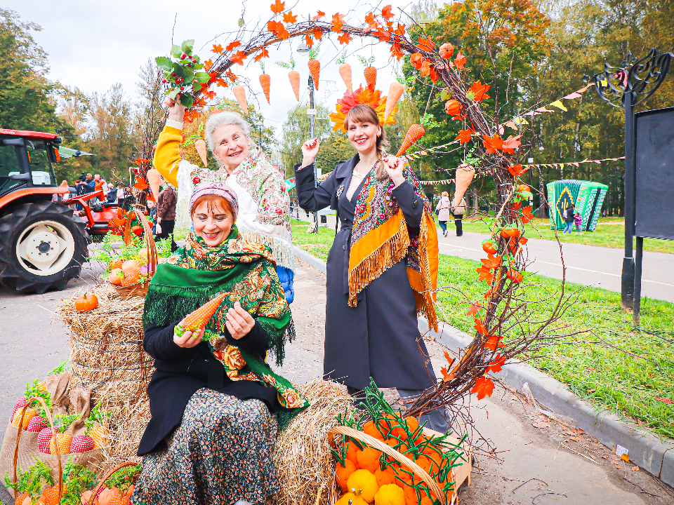 Стала известна программа праздника «Парки. Осень. Заряжай!»