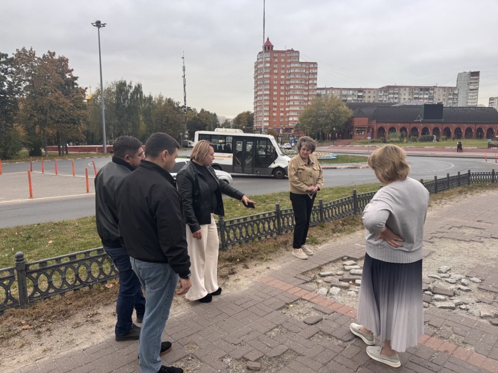 Тротуар на площади Дмитрия Донского в Дзержинском капитально отремонтируют в 2026 году