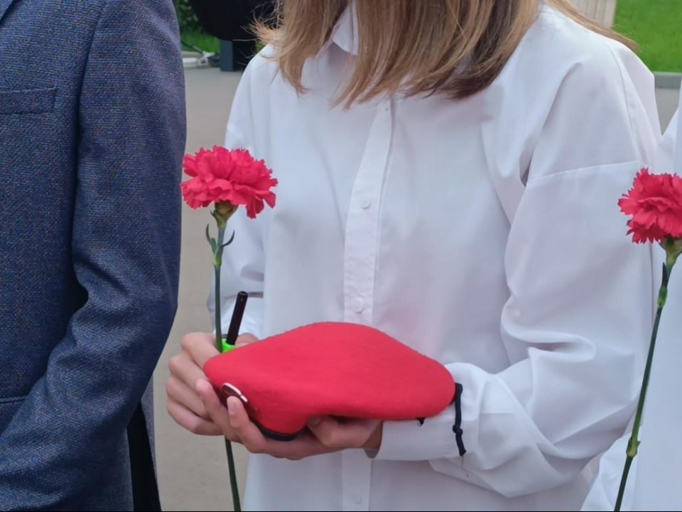 Сотни свечей зажгли лобненцы в память о жертвах теракта в Беслане