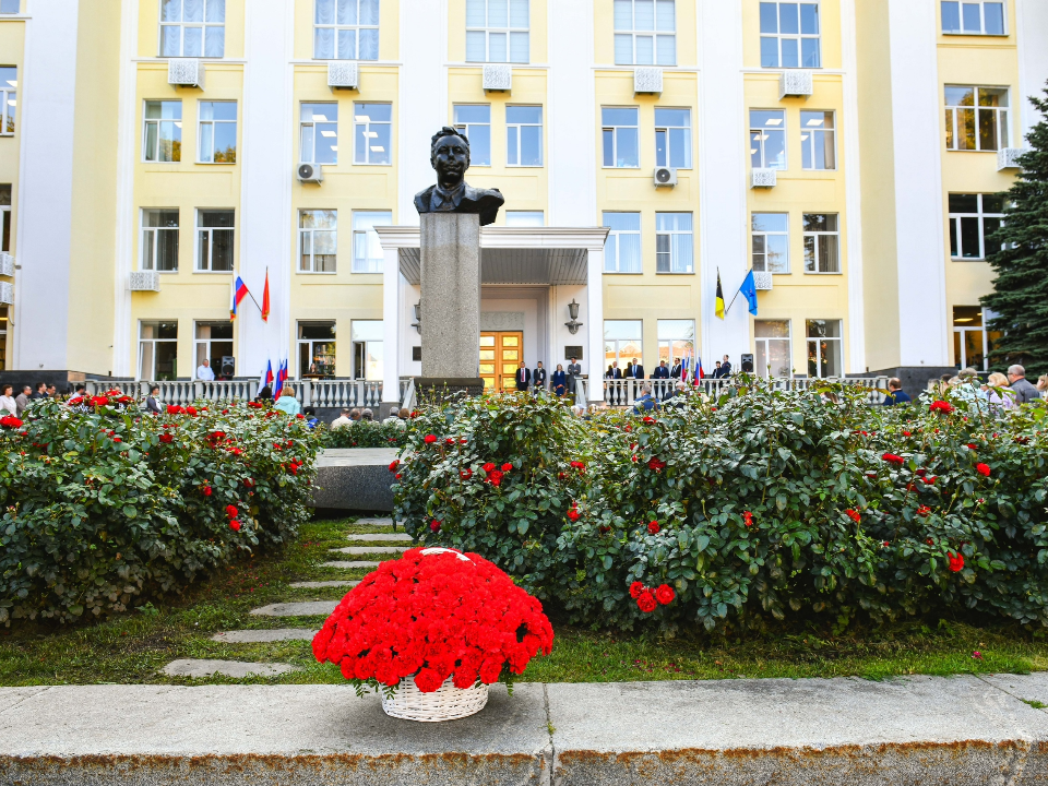 Изобрел легендарные истребители: 125 лет назад родился выдающийся авиаконструктор Семен Лавочкин