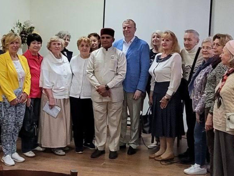 Московский врач и преподаватель йоги из Индии выступили в Истре