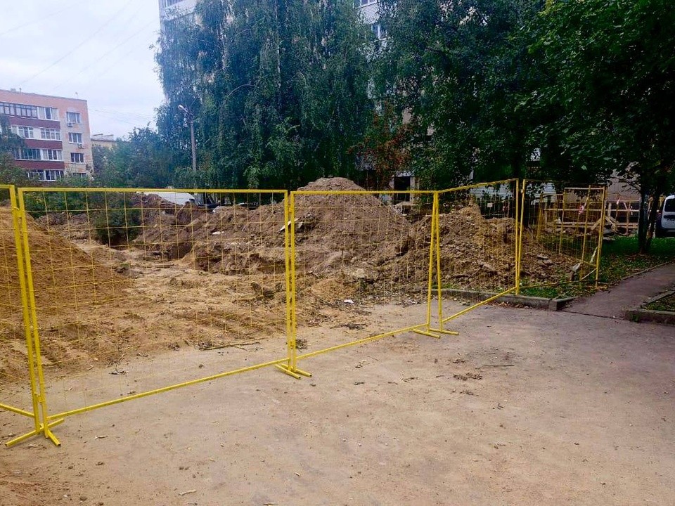 При замене труб снизят параметры горячей воды в сентябре по нескольким адресам