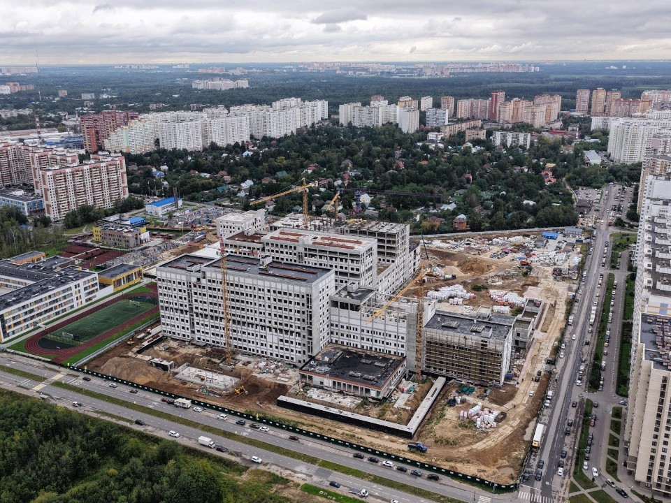 Крупнейший медицинский центр Подмосковья в Балашихе построен на четверть