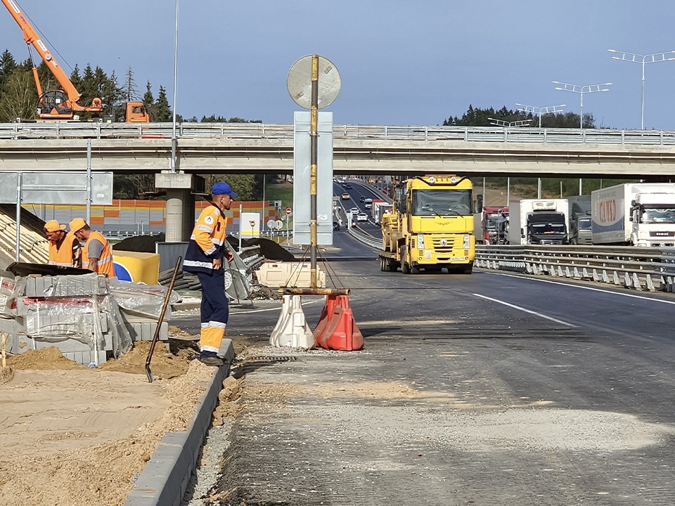 Трассу М-3 в Подмосковье реконструируют гораздо быстрее