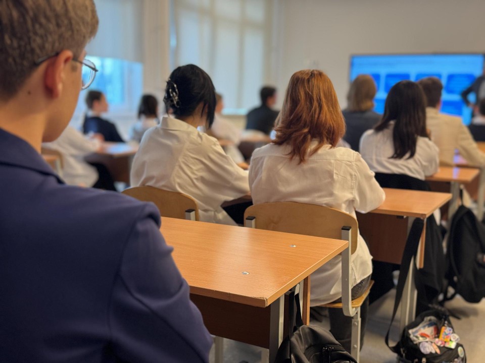Старшеклассникам рассказали о кибербезопасности