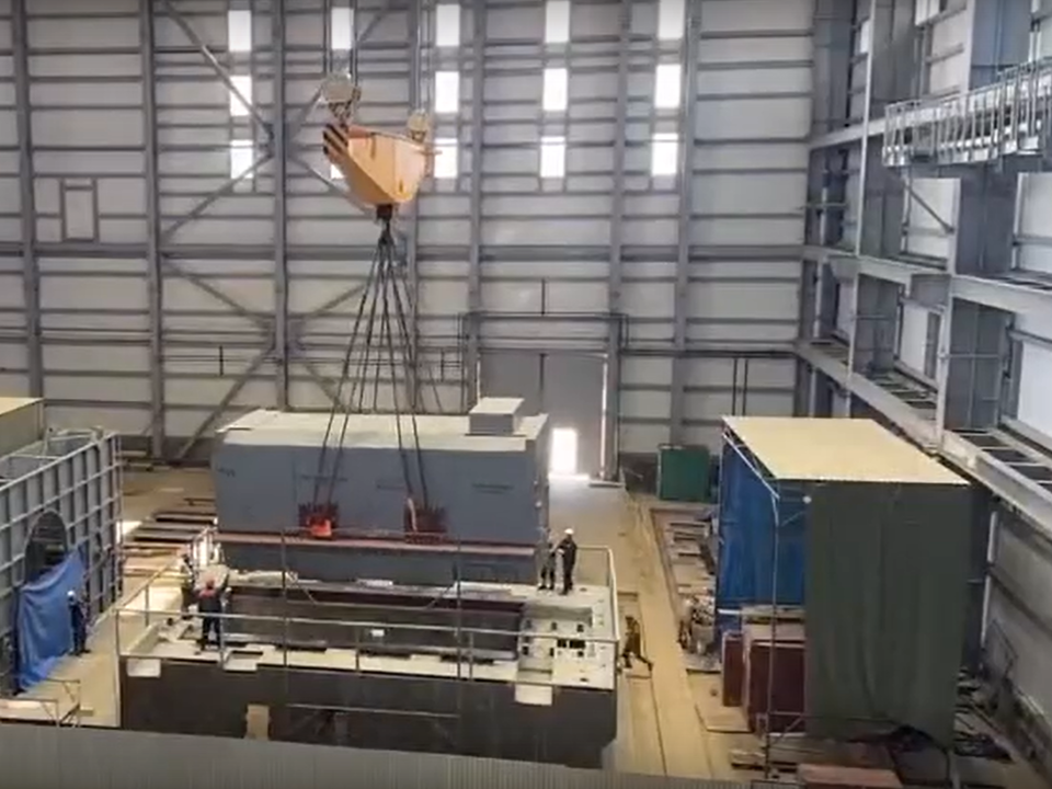 Генератор первой инновационной газовой турбины установили на Каширской ГРЭС