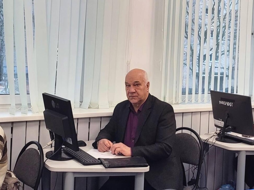 Библиотека приглашает пенсионеров наукограда на курсы по изучению гаджетов
