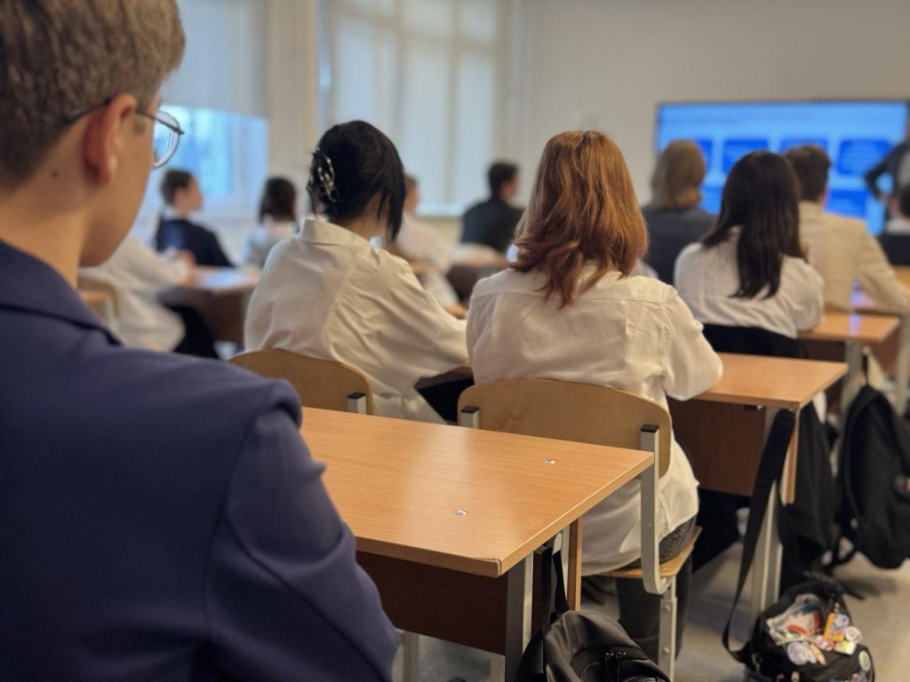 Школьников Подмосковья научили защищаться от мошенников