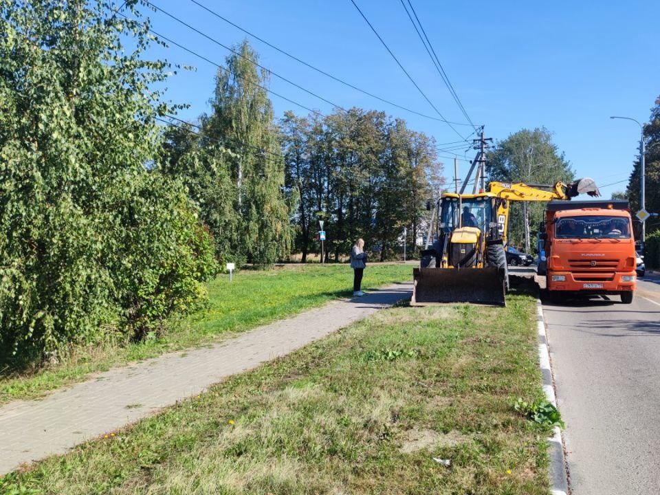 В Бронницах стартовало обустройство парковочного пространства у школы