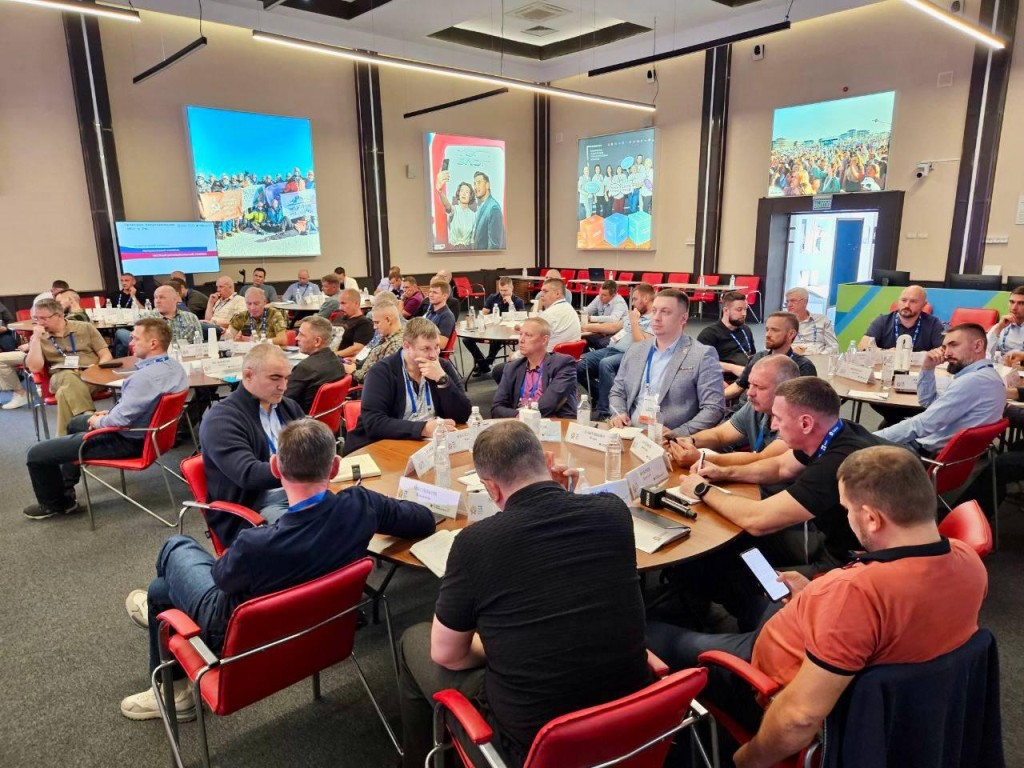 Эксперт рассказал финалистам программы «Герои Подмосковья» о развитии экономики