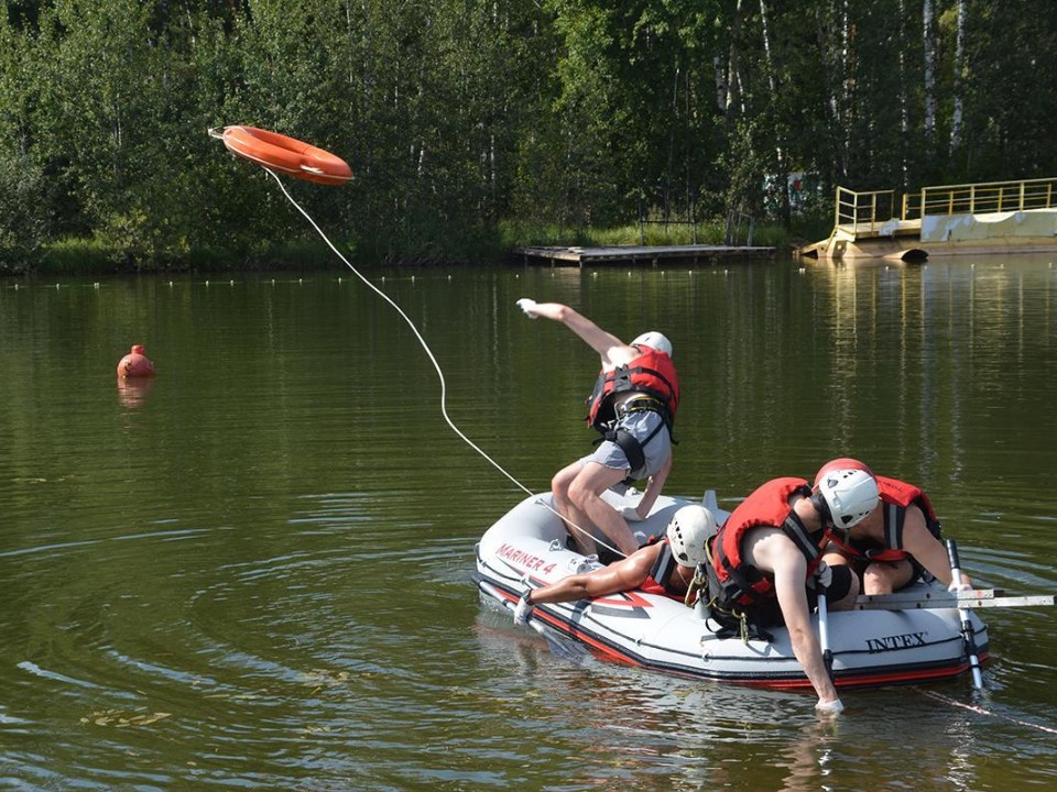 Подмосковные спасатели определят лучших в пятиборье