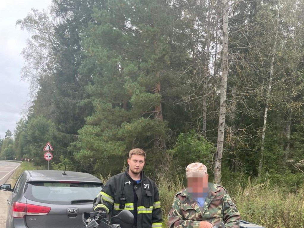 В Егорьевске спасатели вывели из леса заблудившегося грибника