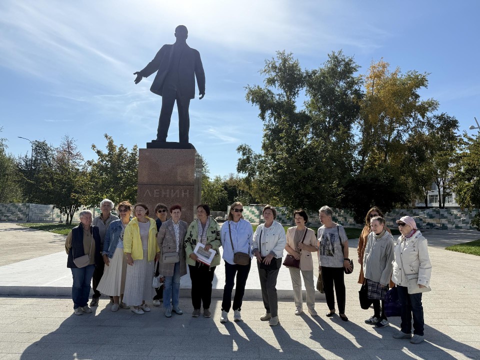 В Электростали прошла первая экскурсия по сталинскому ампиру для пенсионеров
