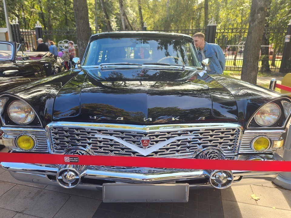 Редкую советскую машину «Чайку» заметили на улице Первомайской