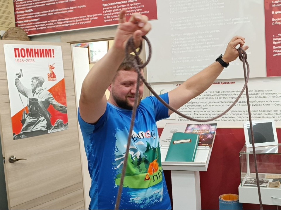 Лесной гид Александр Черноусов научил детей азам походной жизни