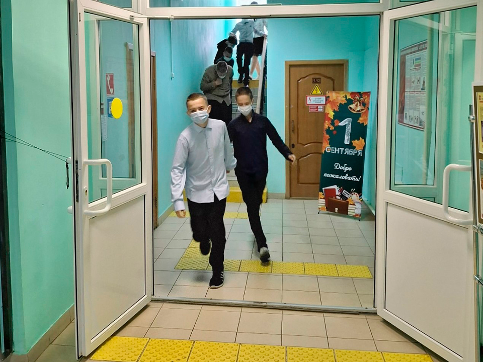 В гимназии №2 провели учебную пожарную эвакуацию