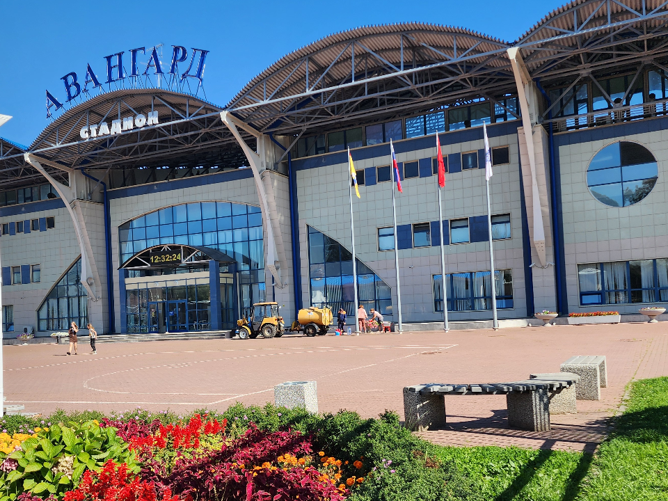 На стадионе «Авангард» проводятся бесплатные утренние зарядки для всех желающих